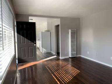 Main picture of 2858 Brookdale Ave