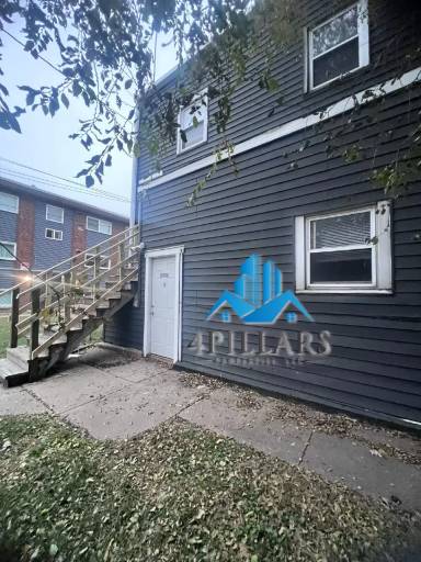 Main picture of 1311 E Columbus Dr