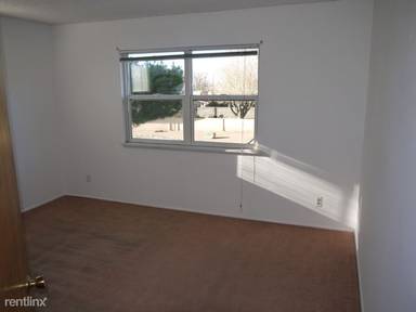 Main picture of 8912 Bellehaven Ave NE