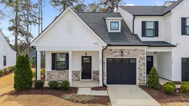 Main picture of 745 Putney Hill Rd