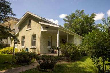 Main picture of 719 Washington St