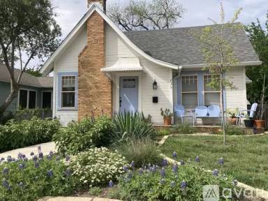 Main picture of 735 W Lynwood Ave