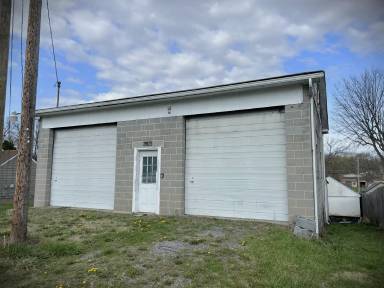 Main picture of 106 Redwood Ln