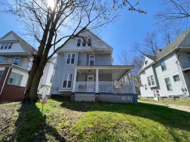 Main picture of 124 Beck Ave