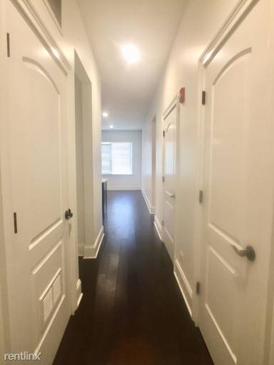 Main picture of 2500 Green Bay Rd