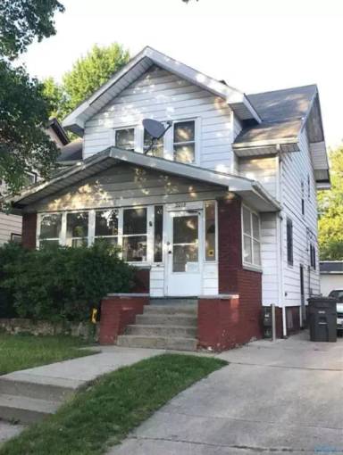 Main picture of 2018 Joffre Ave