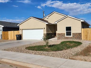 Main picture of 2703 S Onyx Dr