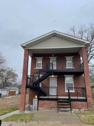 Main picture of 4064 Washington St
