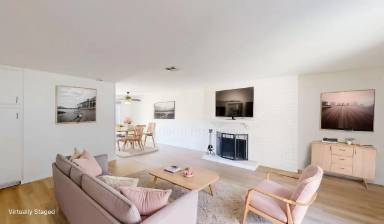 Main picture of 1971 Ren Cir
