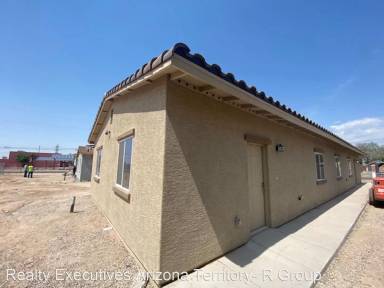 Main picture of 5714 S Southland Blvd