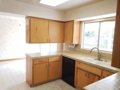 Main picture of 14768 Vickery Ave