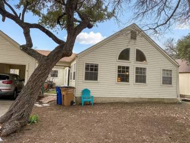 Main picture of 8811 Pineridge Dr