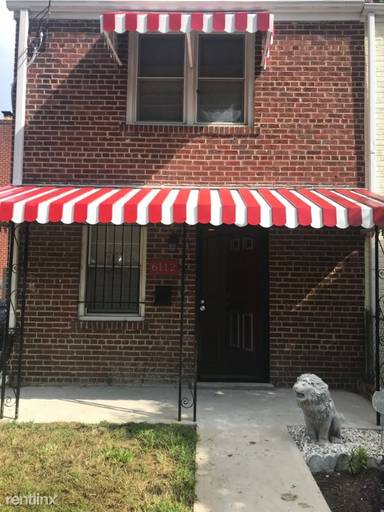 Main picture of 1100-6140 Banks Pl NE