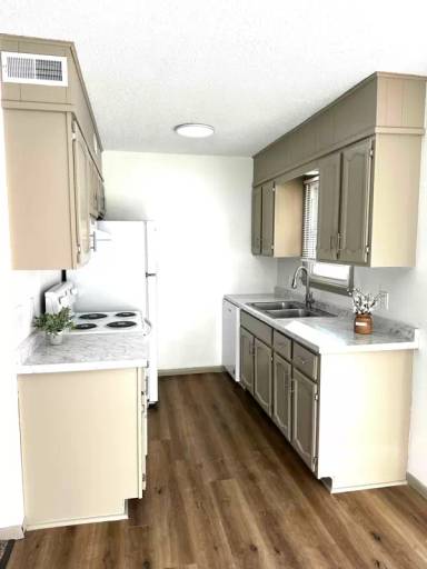 Main picture of 239 N Brunswick St