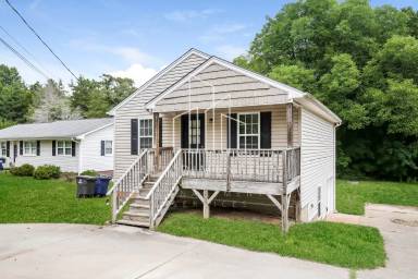 Main picture of 209 Turner St