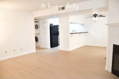 Main picture of 4452 Mentone St