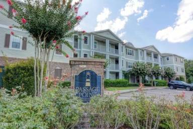 Main picture of 215 Valencia Ct