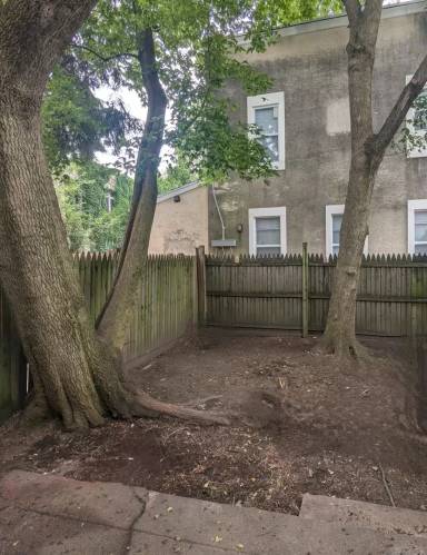 Main picture of 934 Potter St