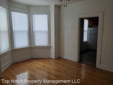 Main picture of 828 LeClaire St