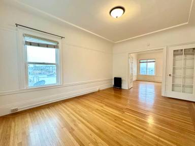 Main picture of 1385 Greenwich St