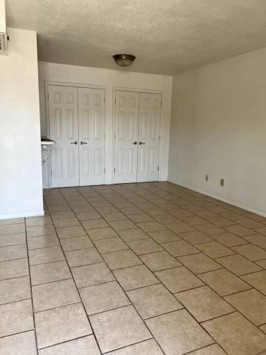Main picture of 2360 W Denman St