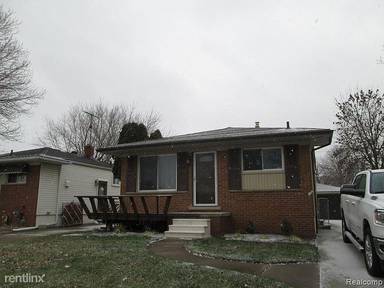 Main picture of 27120 Townsend Ave