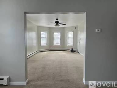 Main picture of 35 Oaklawn St