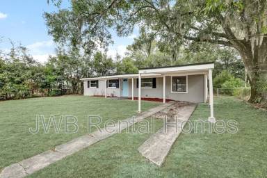 Main picture of 9721 Aberdare Ave W
