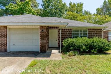 Main picture of 529 S Dockery Ln