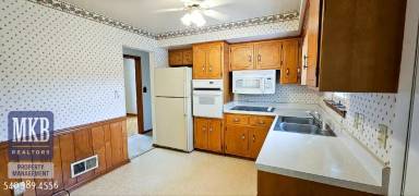 Main picture of 2826 Sample Ave SE