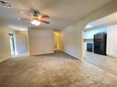 Main picture of 617 E Miami Ave