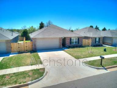 Main picture of 1308 Dustin Dr