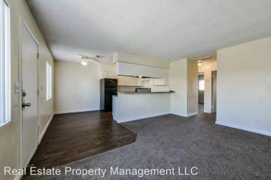 Main picture of 4910 E Owens Ave