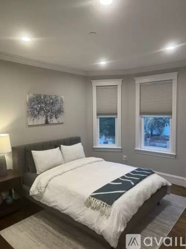 Main picture of 14 Pleasant St