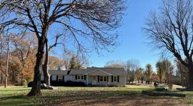 Main picture of 235 Davis Ave