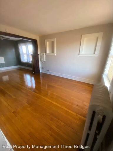 Main picture of 4248 N Euclid Ave