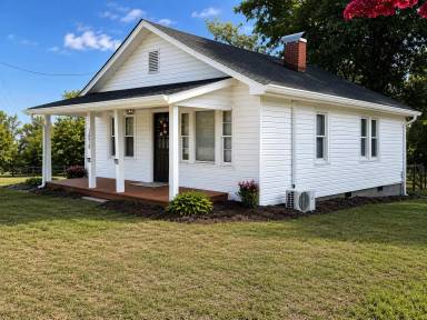 Main picture of 1878 Sparta Rd