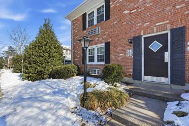 Main picture of 300 E Furman Dr