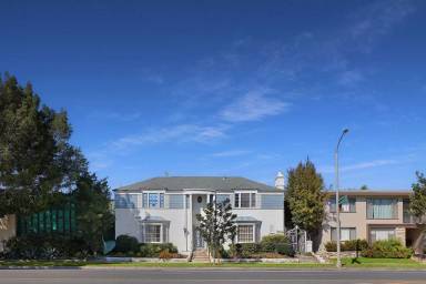 Main picture of 9683 W Olympic Blvd