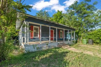 Main picture of 615 32nd St