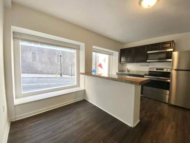 Main picture of 11 E Saratoga St