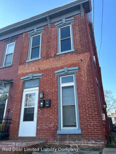 Main picture of 308 N State St