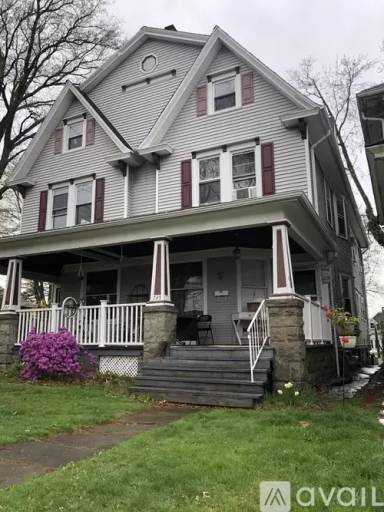 Main picture of 735 Taylor Ave