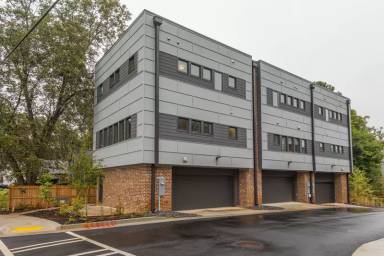 Main picture of 615 King Arnold St