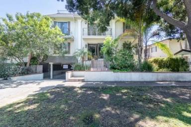 Main picture of 12740 Venice Blvd