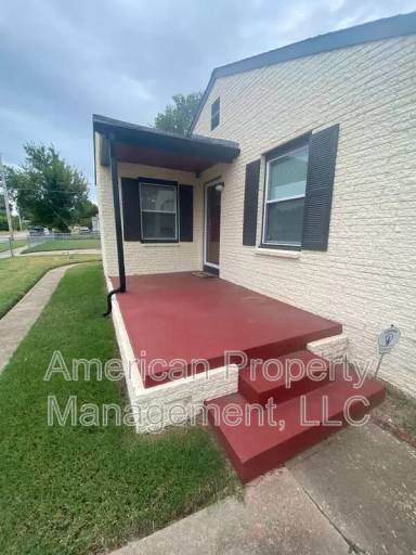 Main picture of 2145 N Quaker Ave
