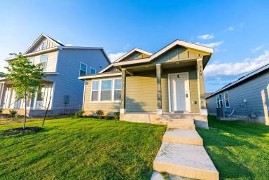 Main picture of 240 Sambre St