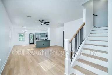 Main picture of 1005 N A St