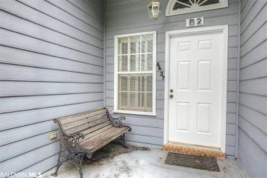 Main picture of 6637 Jackson Sq