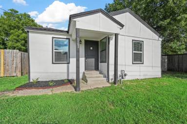 Main picture of 3102 Santa Fe St